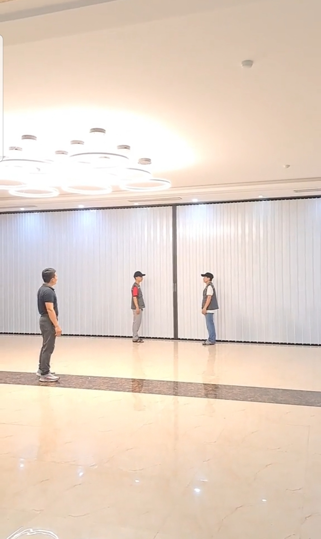 Hình ảnh Cửa xếp lá đục