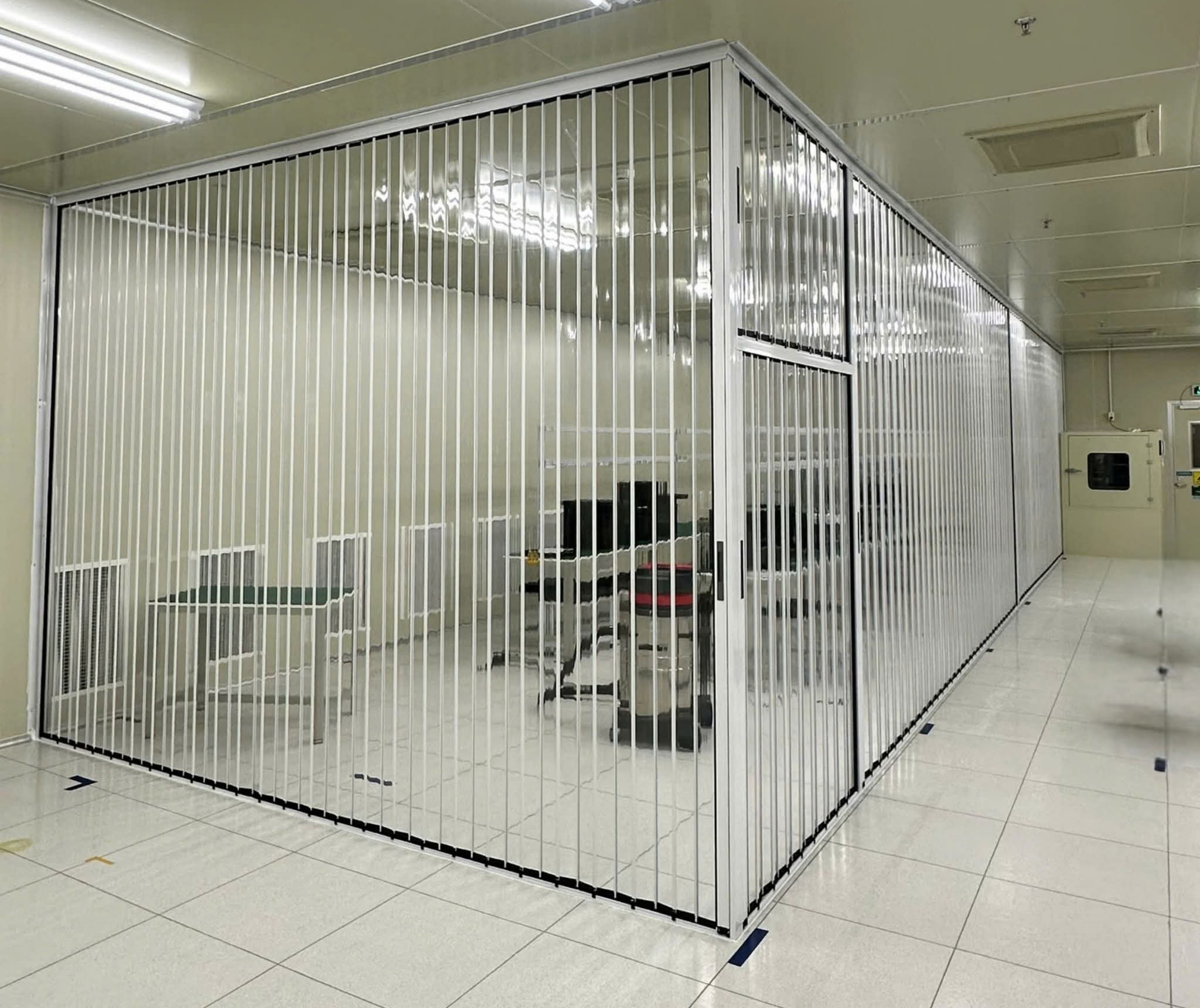 Cửa xếp lá nhựa cao cấp 1