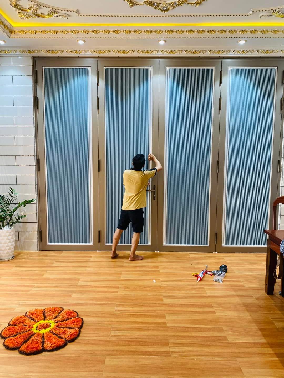 Hình ảnh Rèm tổ ong trên kính